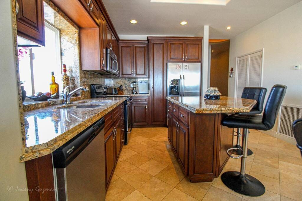 Access - Beach Penthouse Papas And Beer 2 Miles Wifi Rosarito Eksteriør billede